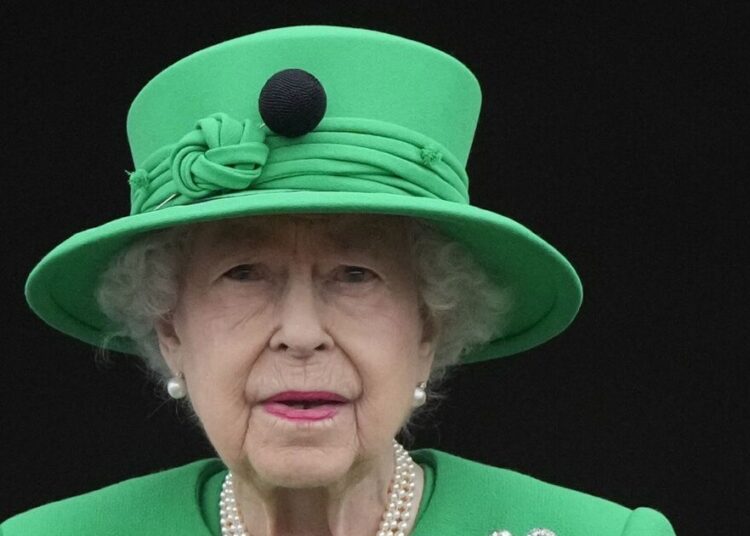 Royal Heartbreak como amado afilhado da rainha Elizabeth morre com 79 anos | Real | Notícias
