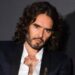 Russell Brand: Polícia do Reino Unido acusa o comediante de estupro e agressão sexual