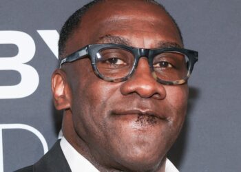 Shannon Sharpe acusado de estuprar mulher em várias ocasiões