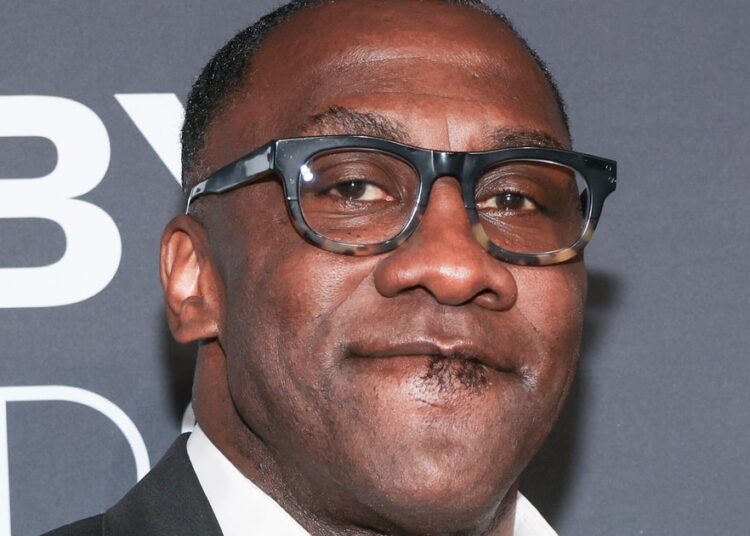 Shannon Sharpe acusado de estuprar mulher em várias ocasiões