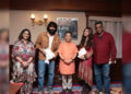 Sikkim CM realiza uma reunião com o cineasta de Bollywood Anurag Basu, os atores Kartik e Sreeleela |