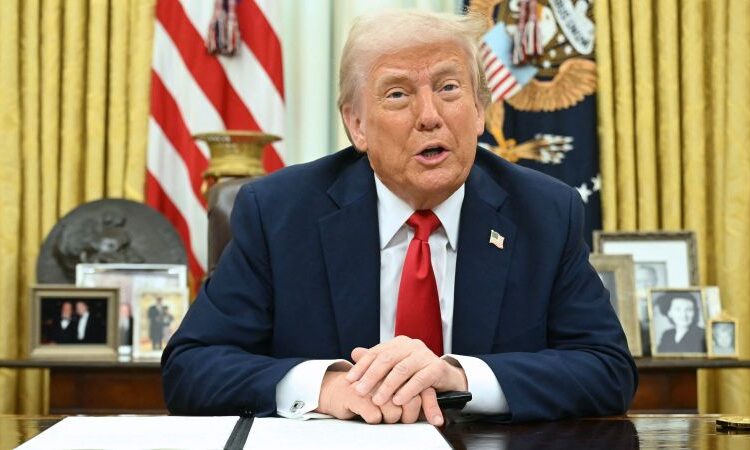 Trump assina a ordem executiva direcionando preços de bilhete de preços
