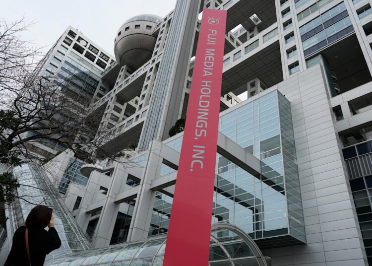 Uma investigação externa diz que uma estação de TV japonesa não apoiou seu trabalhador em um caso de agressão sexual