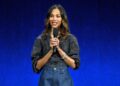 Zoe Saldaña lança a multidão com o Epic First Look para 'Avatar: Fire & Ash'
