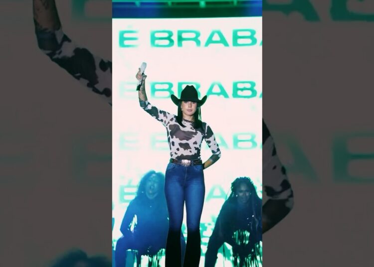 Ana Castela Boiadeira em Realeza – Paraná