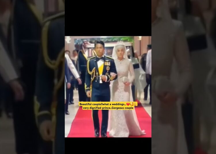 Beautiful couple!!what a weddings..very dignified prince..Gorgeous couple #royal #brunei #mateen