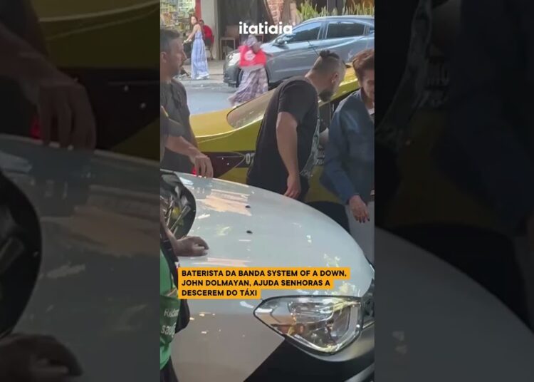 BATERISTA DA BANDA SYSTEM OF A DOWN, JOHN DOLMAYAN, AJUDA SENHORAS A DESCEREM DO TÁXI