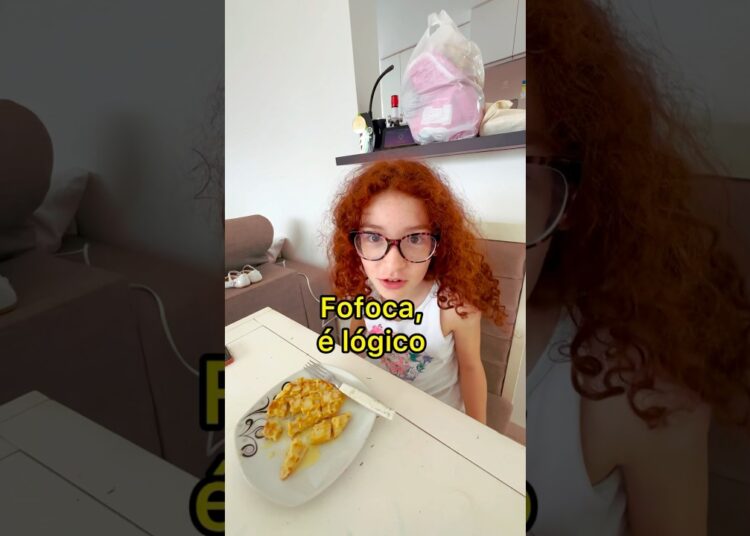 O que você prefere, comida ou fofoca? @gamersruivas #familiaruiva #memes #comedia #humor