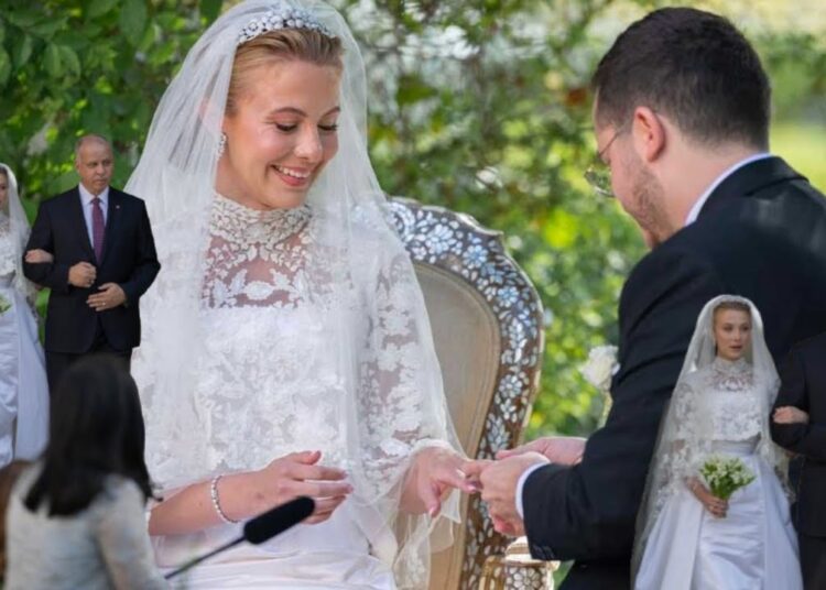 Realeza Hachemita em festa no casamento da Princesa Aisha da Jordânia.
