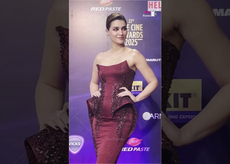Kriti Sanon at Zee Cine Awards 2025