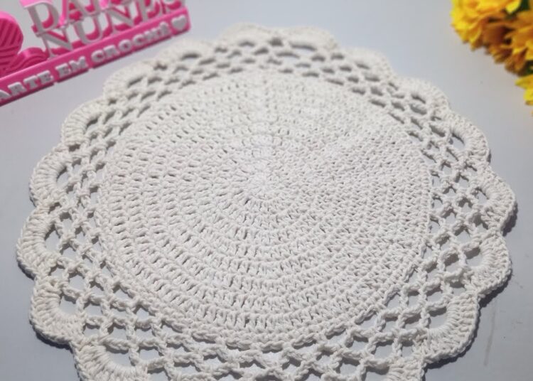 Sousplat VENDE VENDE Realeza #mesaposta #sousplat #handmade