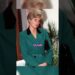 La reverencia más elegante de la realeza: Diana o Camila. #Shorts #RoyalFamily #RoyalFacts