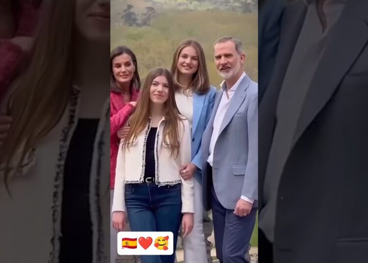 Spain royal family happy time🇪🇦❤️#shorts #ytshorts #reels #royalfamily #happy #time #leonor #spain
