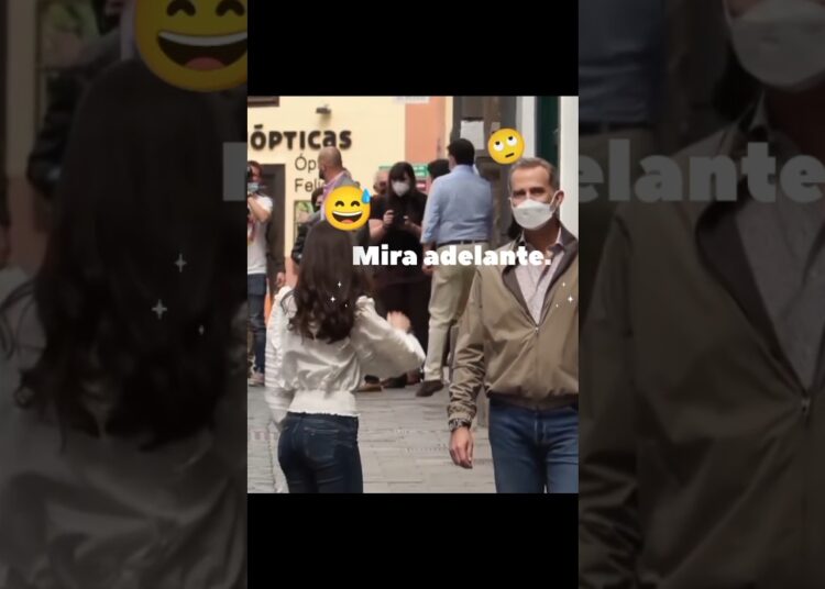 🌀🫣Who is Queen Letizia saying Hi to while turning back?🤨#reaction#queen#king#spain