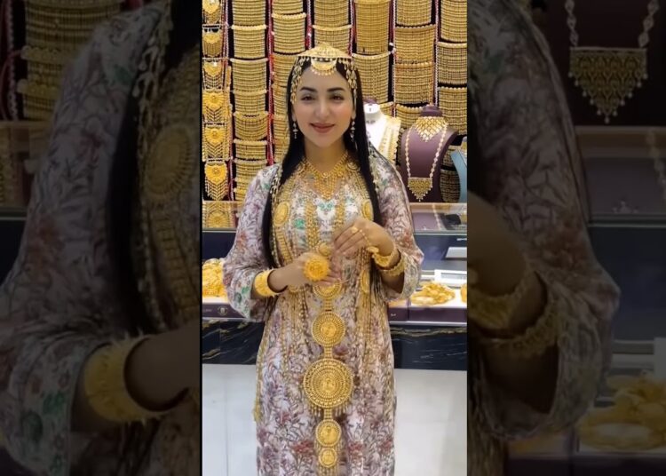 Dubai ke Sheikh ki party 🎉 #love #royal family #queen _of_style …