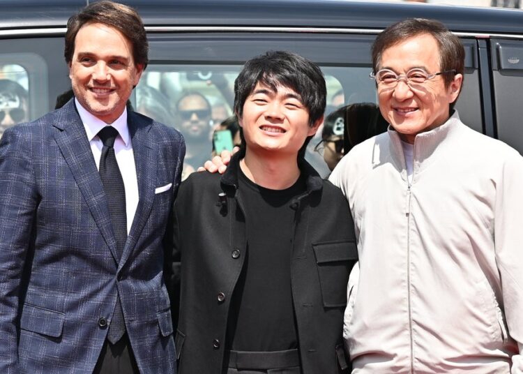 A estrela de 'Karate Kid', Ben Wang, revela "aterrorizante" primeiro dia com Jackie Chan e Ralph Macchio