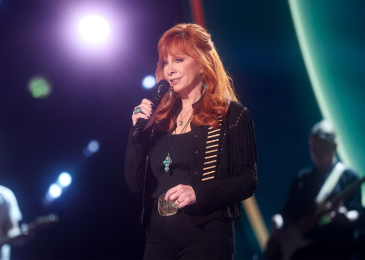 Como assistir ao 2025 Academia de Música Country Awards de graça
