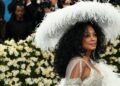 Diana Ross desliga a gala do Met com um trem sem fim que inclui 1 detalhe especial