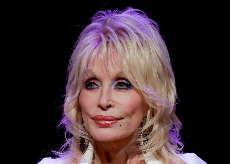 Dolly Parton abre a morte do marido Carl Dean