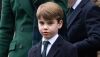 Príncipe Louis na partida de Natal da família real britânica