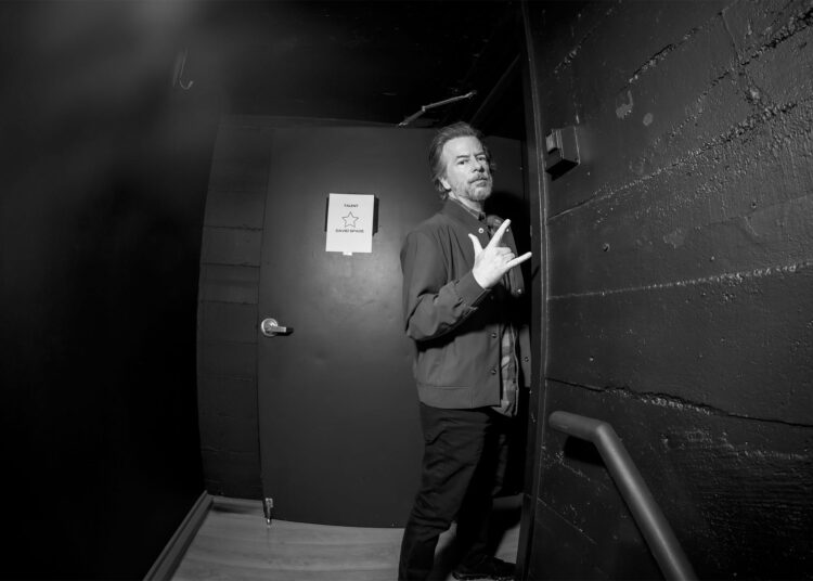 Especial de stand-up de dente de dente