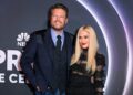 Gwen Stefani, Blake Shelton Ama apresentações criticadas por fãs