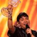 JJ da Áustria ganha o concurso de músicas do Eurovision com a música pop-opera 'Wasted Love'.