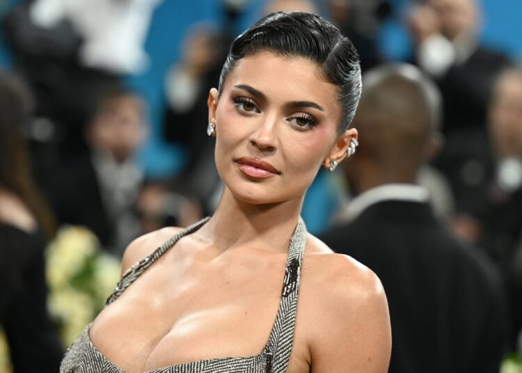 Kylie Jenner revela um mau funcionamento doloroso do guarda -roupa Met Gala