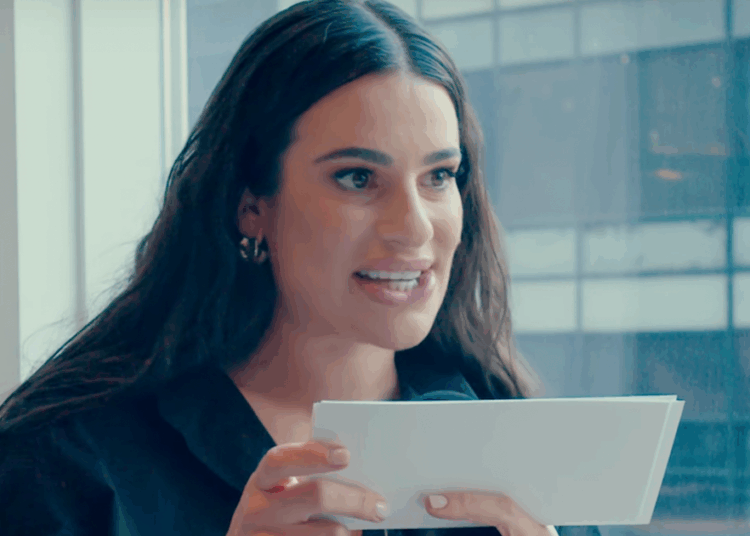 Lea Michele desmascara o boato de que ela não consegue ler