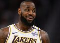 Lesão no joelho impedirá LeBron James de 2025 Met Gala