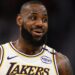 Lesão no joelho impedirá LeBron James de 2025 Met Gala