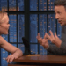 Leslie Bibb atordoa Seth Meyers, revelando a cena Wild White Lotus que foi cortada