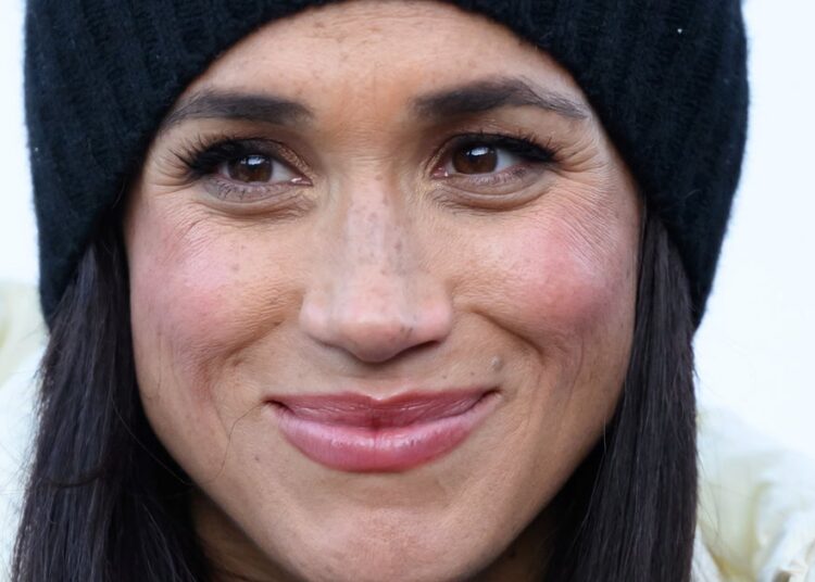 Meghan Markle celebra 'malabarismo' no post do dia das mães com seus filhos