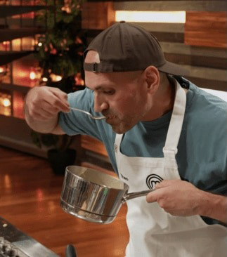 O concorrente 'MasterChef' pego fazendo 'ingestão e não higiênico' cozinhando fals