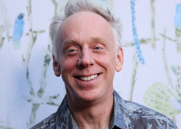 O criador de 'lótus branco', Mike White, está voltando para 'Survivor'