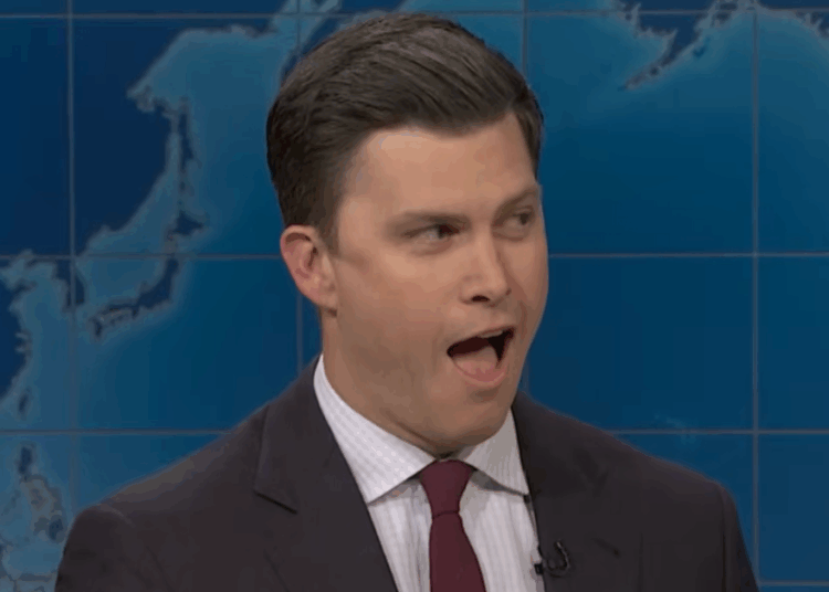 O queixo de Colin Jost cai depois de Michael Che Cracks Taboo piada sobre a foto do papa Ai de Trump