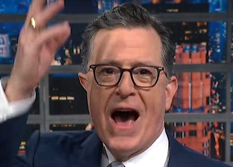 Stephen Colbert vê o momento da Casa Branca "embaraçosa" de Trump