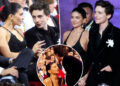 Timothée Chalamet esquiva o beijo de Kylie Jenner na televisão ao vivo