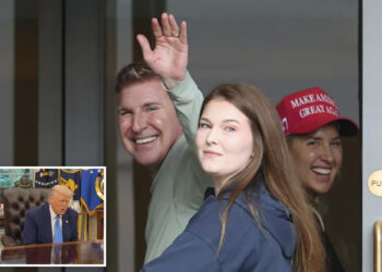 Todd Chrisley sorri no primeiro passeio público desde que Trump perdão