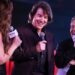 Tom Cruise é feito uma pergunta sobre o dia dos pais e as coisas rapidamente se tornam estranhas