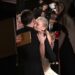 KALEY CUOCO ENTREGA PRÊMIO A JIM PARSONS #THEBIGBANGTHEORY
