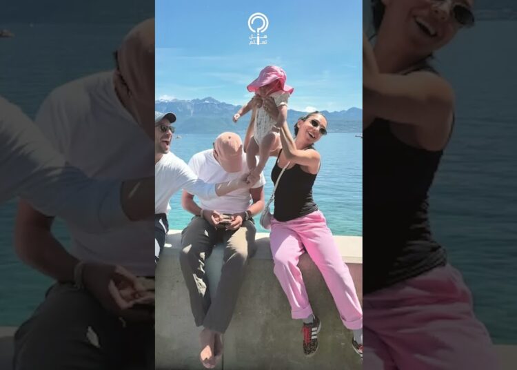 سلمى أبو ضيف تظهر مع بنتها على شواطئ سويسرا.. ومتابعين : شبه والدها