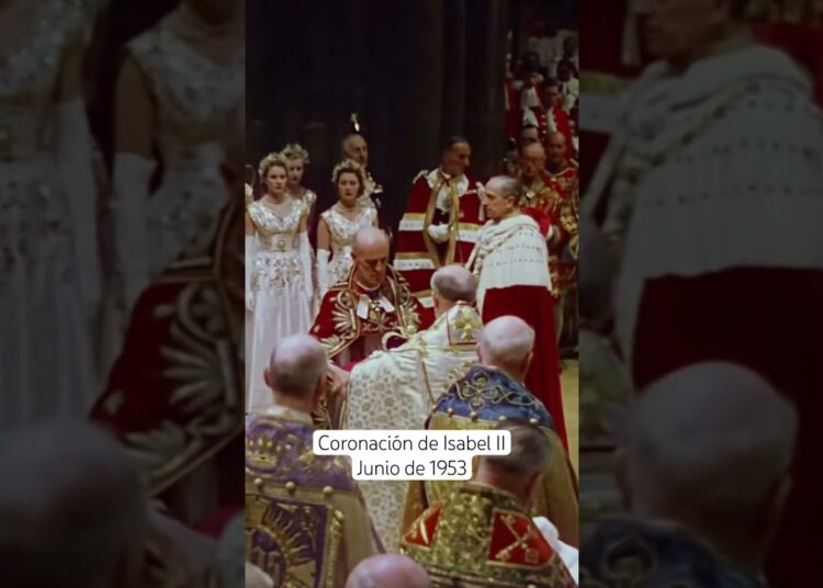 Coronación de la Reina Isabel II. #Queen #QueenElizabeth #Coronation #Reina #Royal #Realeza