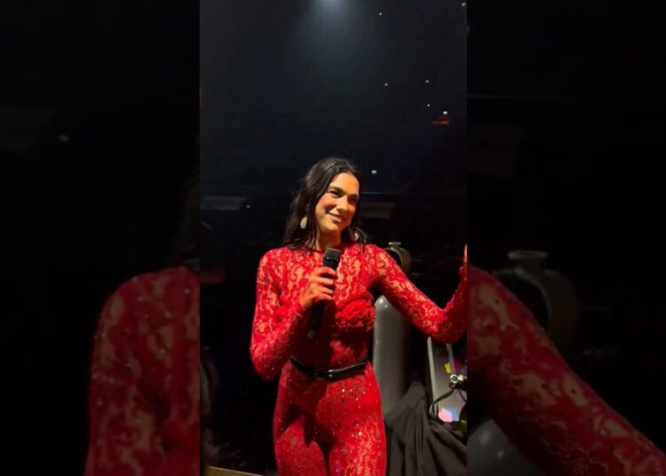 Happiest Moments from Amsterdam 🇳🇱 during Radical Optimism tour25 #dutch #holland #pop #music #icon