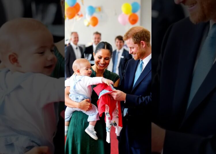 Archie loves red clothes #royal #princeharry #meghanmarkle