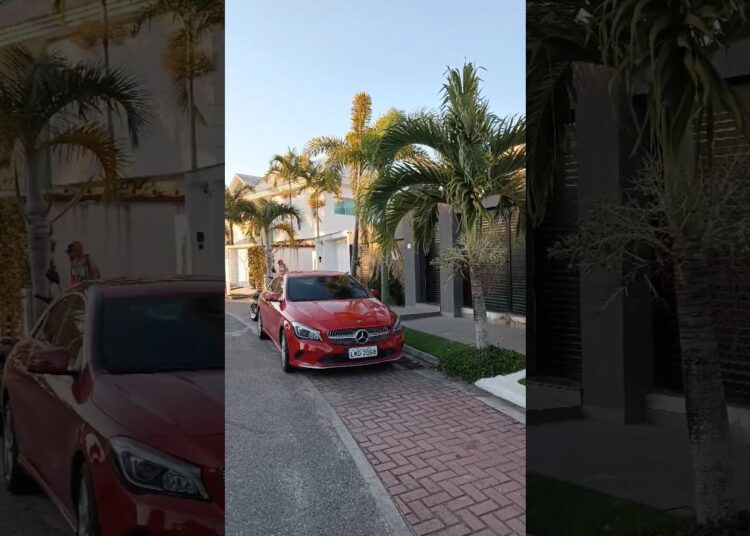 Condomínio dos Famosos no Rio de Janeiro Brasil Recreio dos Bandeirantes #famosos #mansões #mercedes
