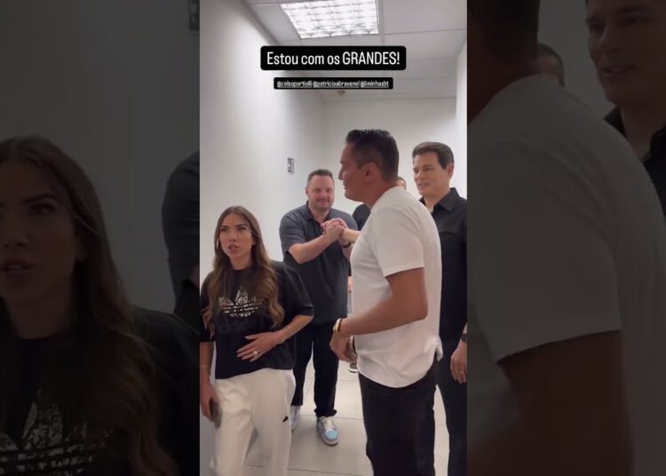 👉Bastidores do 🏆 #trofeuimprensa. #leodias com #patríciaabravanel e #celsoportiolli nos #bastidores📺