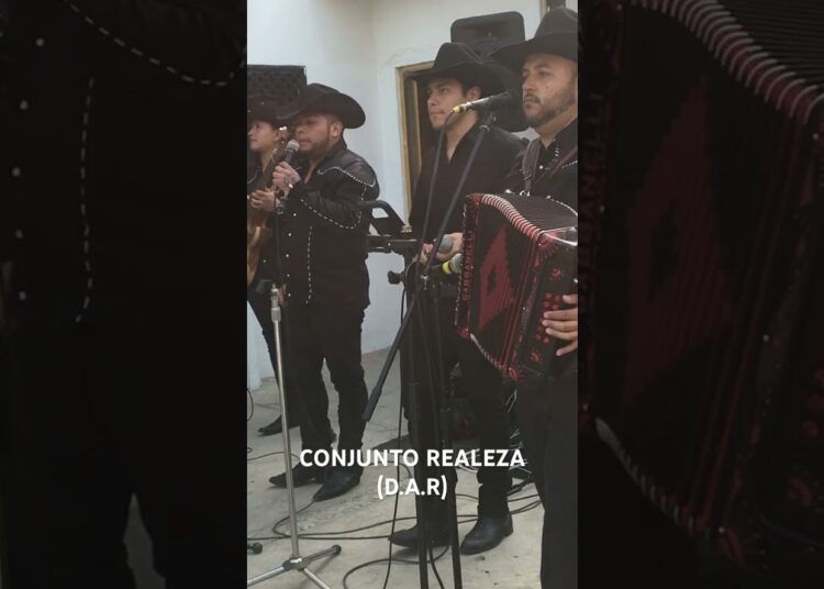 Conjunto realeza, cover bonito de Ramón Ayala MACARIO LEYVA (no cuento con los derechos de autor)