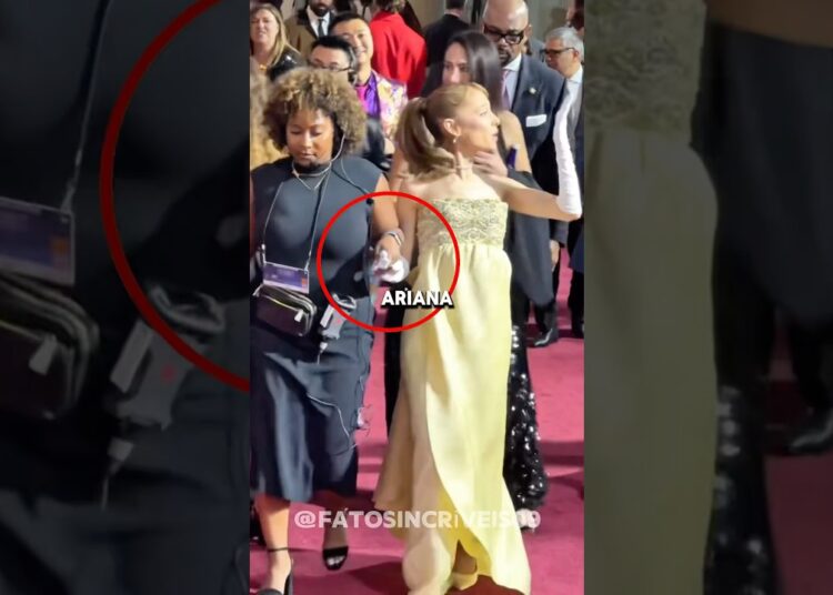 O habito estranho de Ariana Grande😱#curiosidades #noticias #brazil