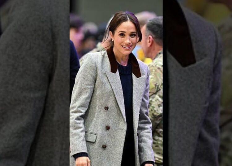 “Meghan Markle copia estilo de Kate e choca fãs da realeza”   #shortsfeed   #shortsyoutube   #news